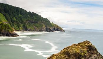 mountains to the sea hawaii landscape.
